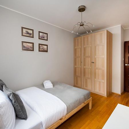 Metro Ksiecia Janusza Cosy Apartment Warsaw Exterior photo