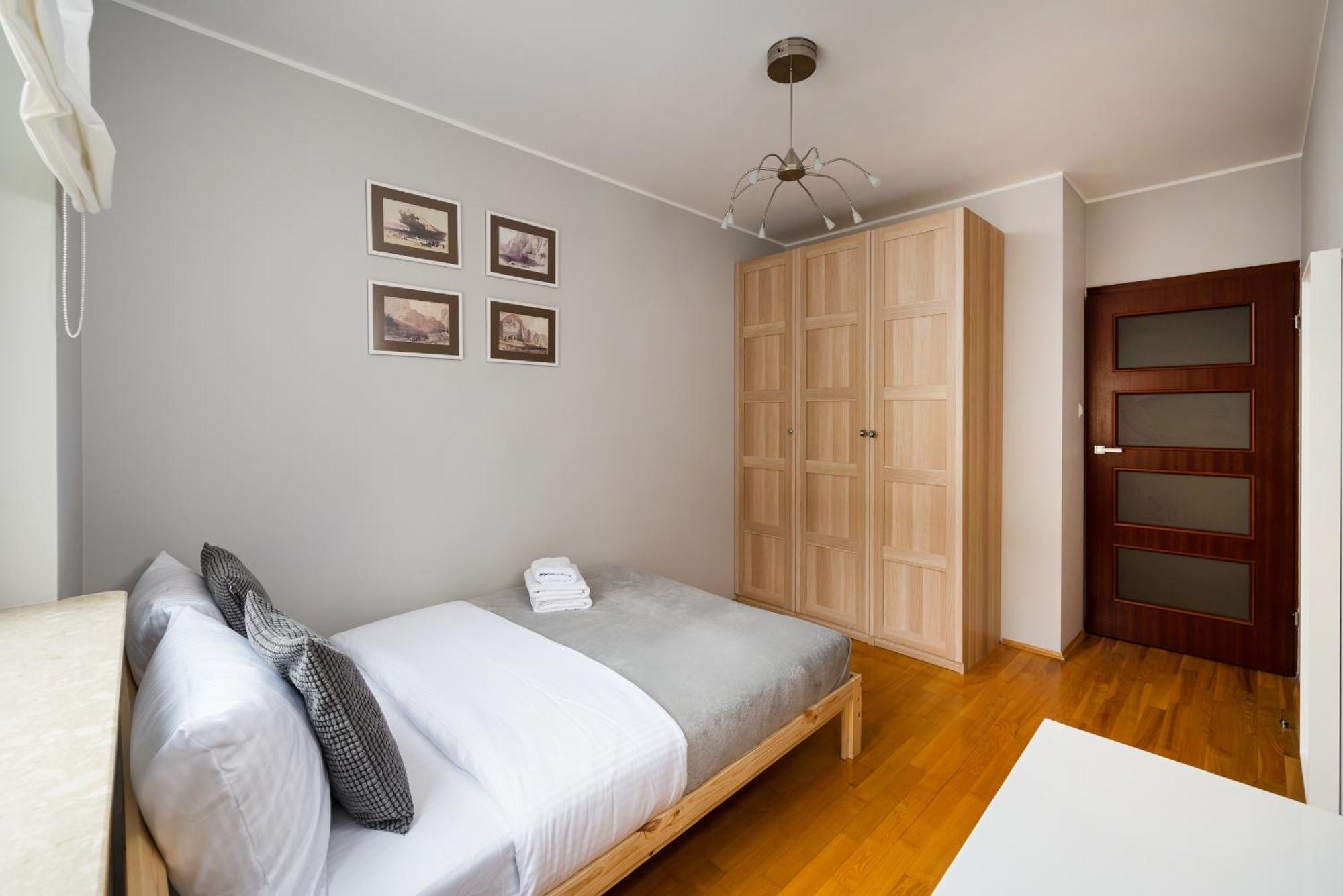 Metro Ksiecia Janusza Cosy Apartment Warsaw Exterior photo